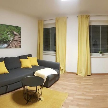 Top Appartement Fuer Business-Wohnen-Urlaub Wiener Neustadt Bagian luar foto