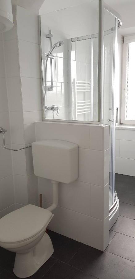 Top Appartement Fuer Business-Wohnen-Urlaub Wiener Neustadt Bagian luar foto